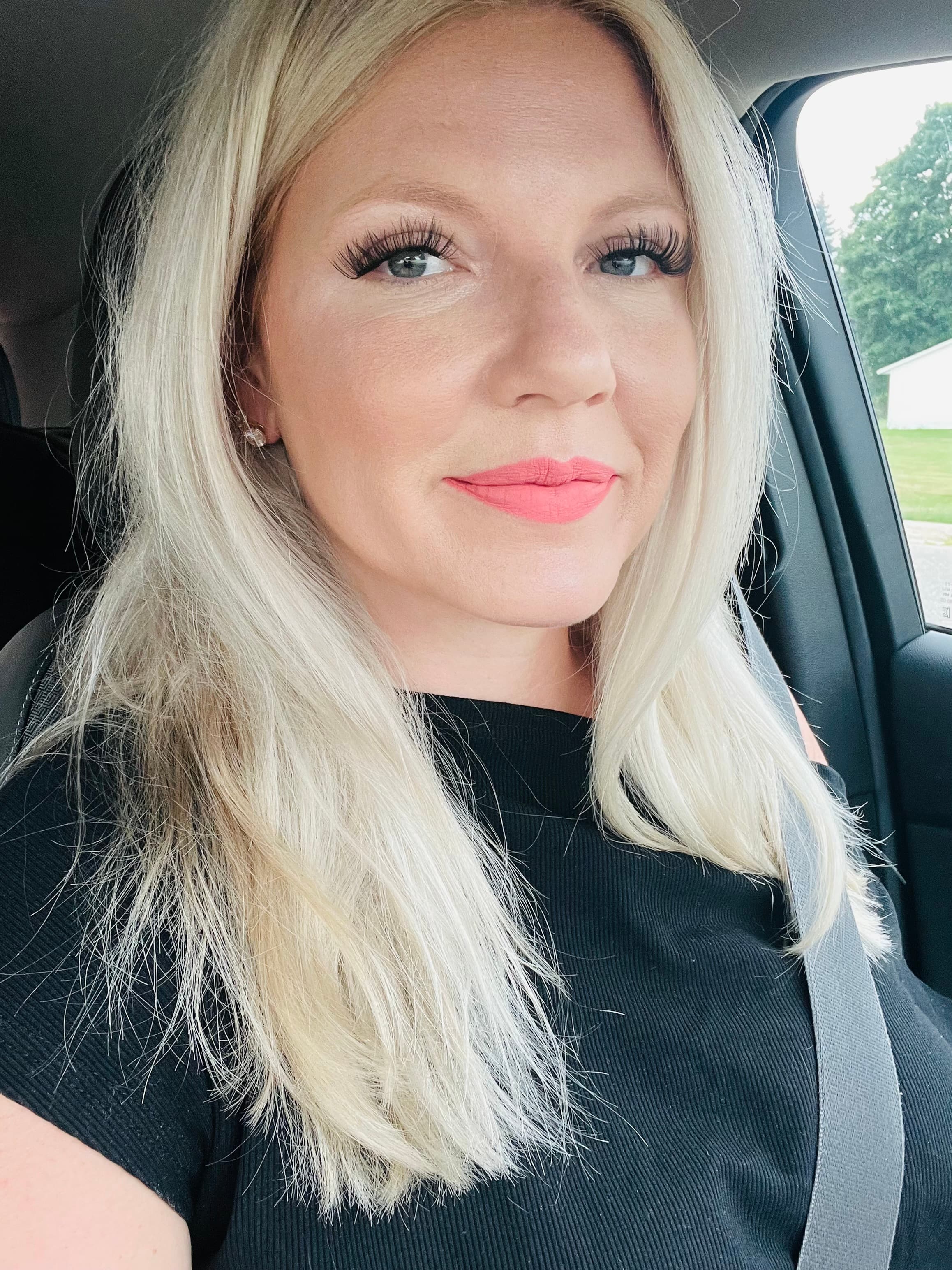 Elizabeth Nerbun, bridal hair and makeup artist